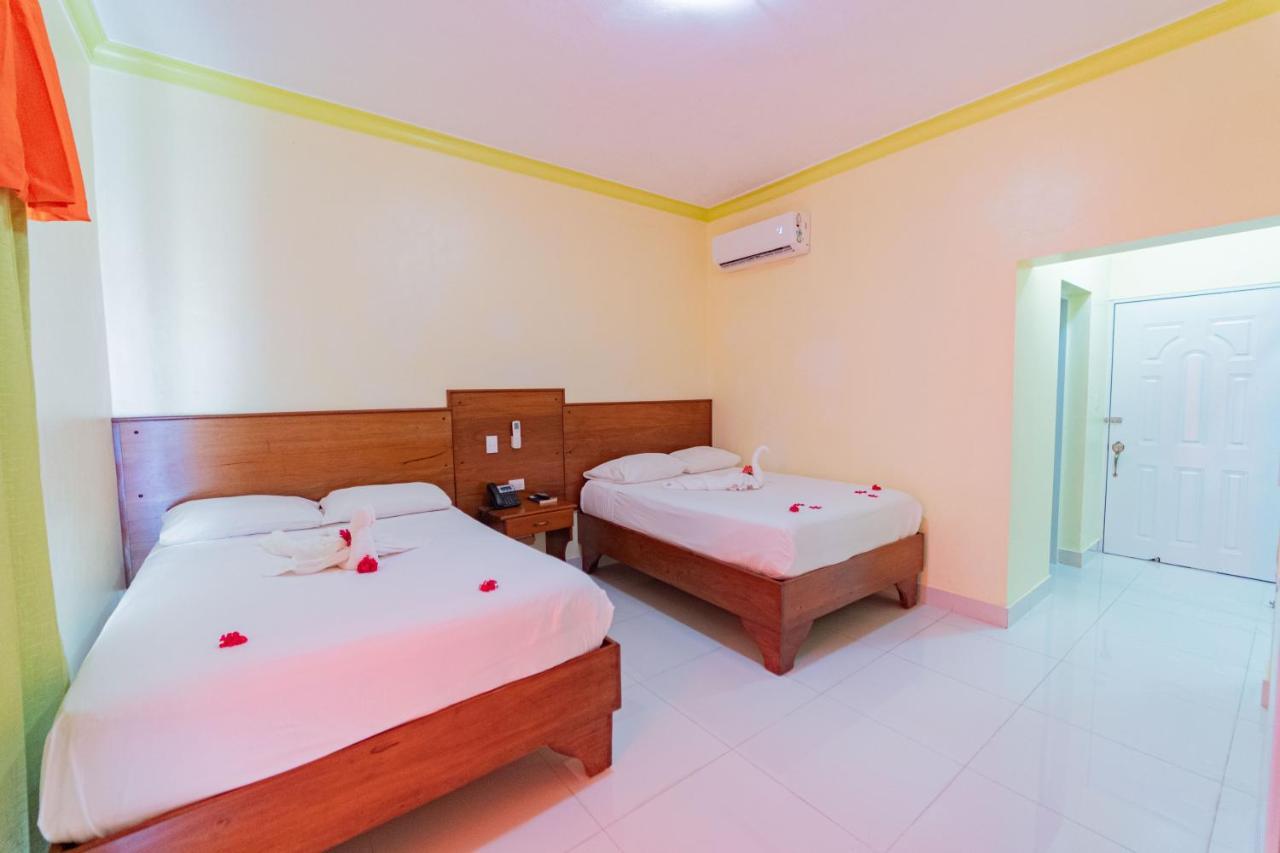 פונטה קאנה Hotel Yonu מראה חיצוני תמונה